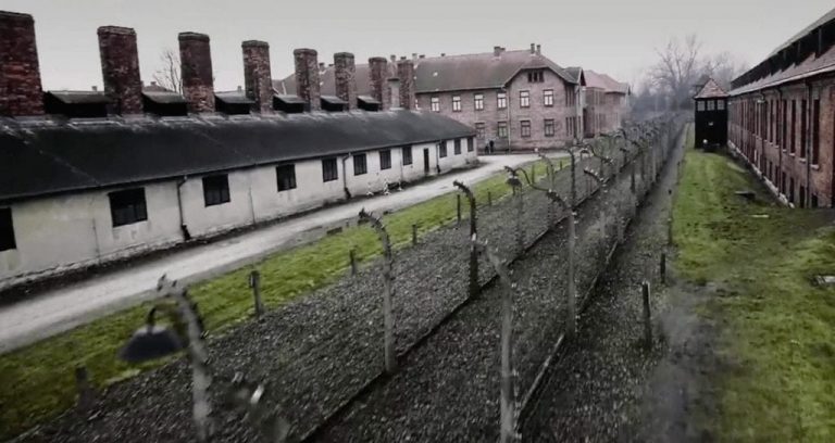 Un drone nos muestra el campo de concentración de Auschwitz como nunca lo habías visto