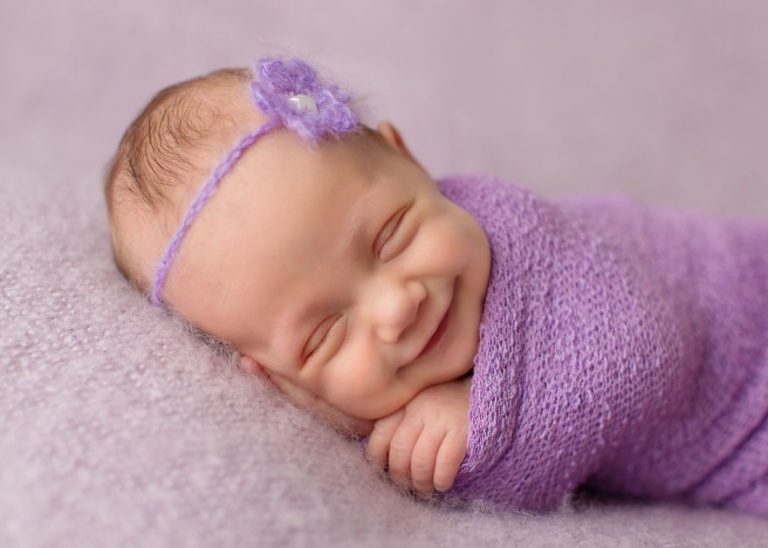 Prepárate para recibir un extra de ternura con estas fotografías de recién nacidos sonriendo