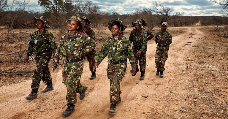 Black Mambas: la patrulla de mujeres que lucha contra los cazadores furtivos
