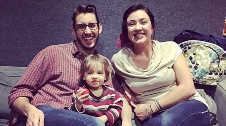 Un hombre calcula lo que debería ganar su mujer por cuidar a su familia
