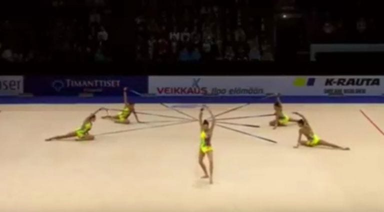 Empezaron con una actuación lenta y sencilla, pero a la mitad… ¡Por algo ganaron el oro!