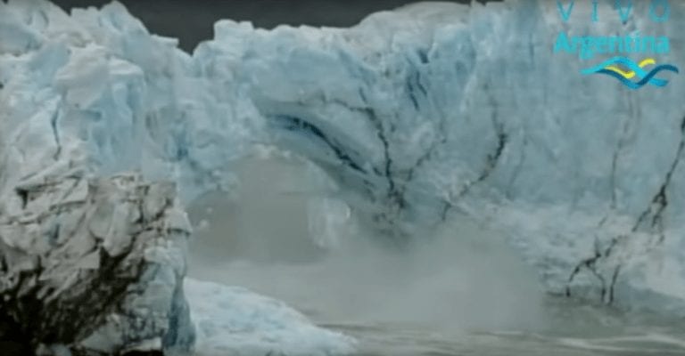 La ruptura del glacial Perito Moreno solo se produce una vez cada 4 años y verlo es sobrecogedor