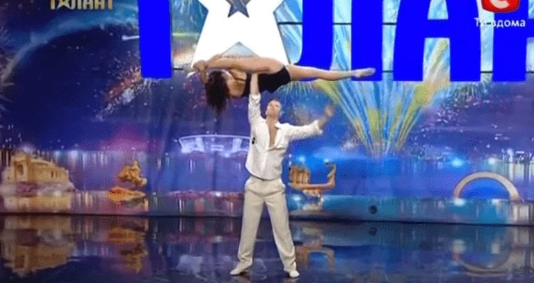 Déjate hipnotizar por el baile acrobático que ha conquistado a millones de personas