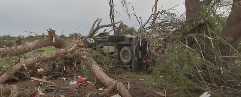 Perdieron a su perro durante un tornado, mira lo que ocurrió cuando volvieron