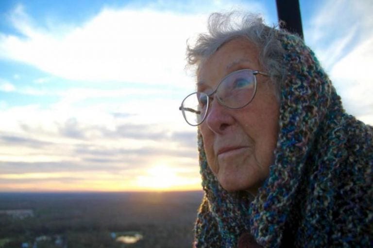 A sus 90 años, rechazó la quimioterapia e hizo algo que todos recordaremos