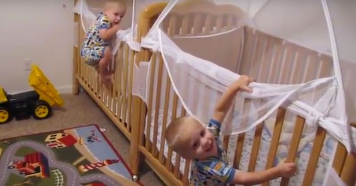 gemelos se van a dormir