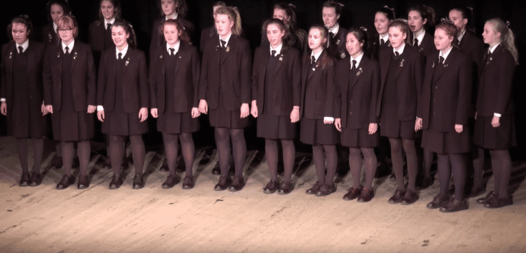 Perfecta versión de «Bohemian Rhapsody» interpretada por un coro de niñas