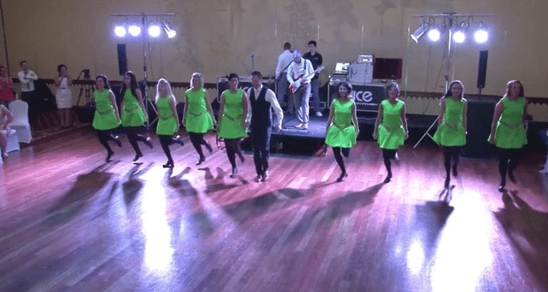 ¿Alguna vez has visto bailar la «Danza Irlandesa? Tus pies se moverán solos