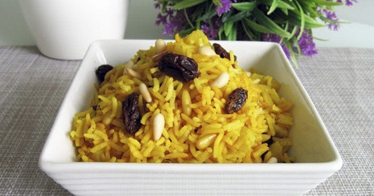 ¿Sabes cómo hacer arroz al estilo hindú? Es así de rápido y sencillo
