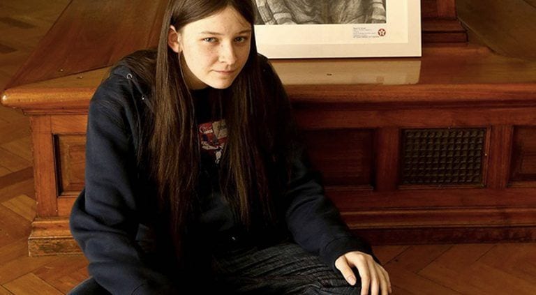 Esta chica de 16 años se presentó a un concurso llevando solo un lápiz, mira lo que hizo