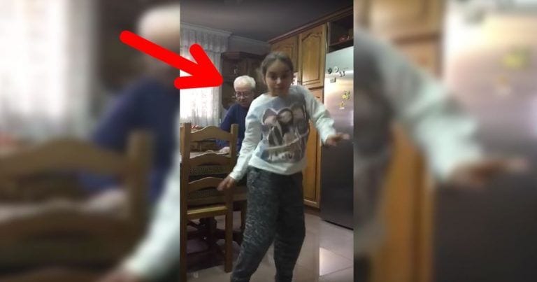 Ella no lo sabe, pero su abuelo es un experto troleando adolescentes
