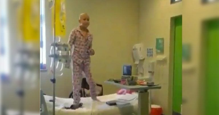 Este niño con cáncer consigue emocionar a Luis Fonsi bailando su canción «Despacito»