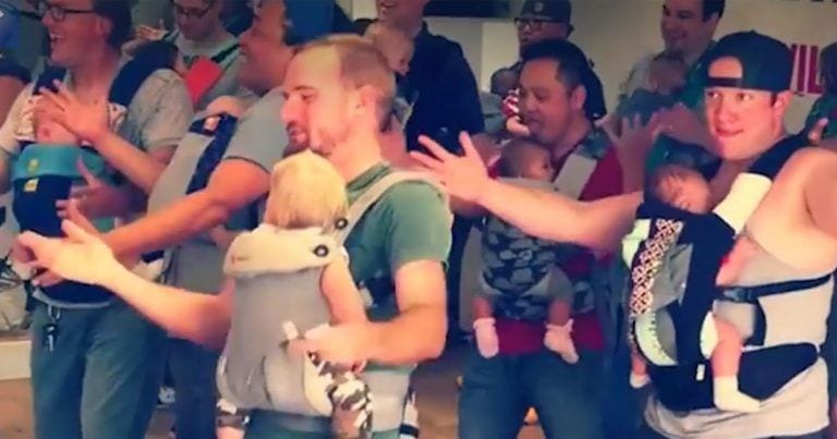 Papás que bailan junto a sus bebés, ninguna clase de baile es tan tierna como esta