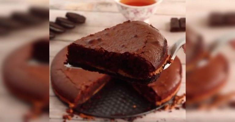 Delicioso brownie de Oreo y mantequilla de cacahuete
