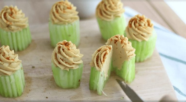 «Cupcakes» de pepino y hummus, el aperitivo perfecto para comer sano
