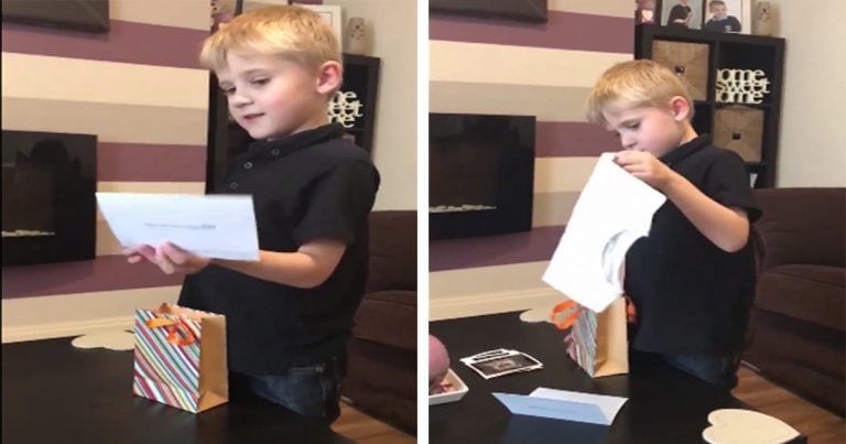 La reacción del niño al descubrir el contenido de la bolsa emociona