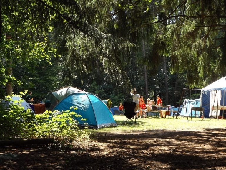 Todo el material imprescindible que necesitas para ir de acampada