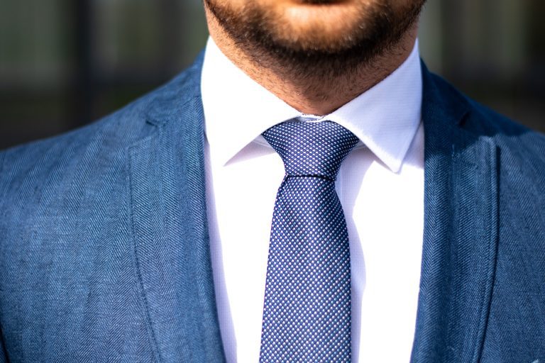 Camisas de hombre y corbatas: claves para combinar estos clásicos